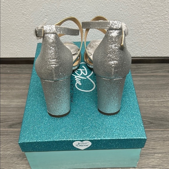 Betsey Johnson Bella Evening Sandals Silver - Picture 6 of 7
